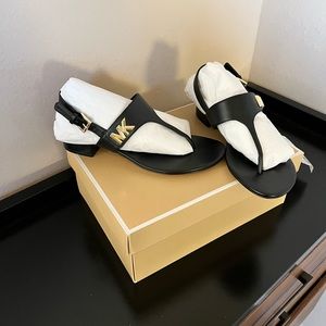 Unworn 8.5 Michael Kors sandals